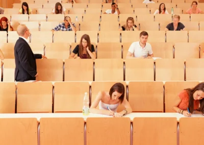 OPOSITAR y TRABAJAR, es posible?